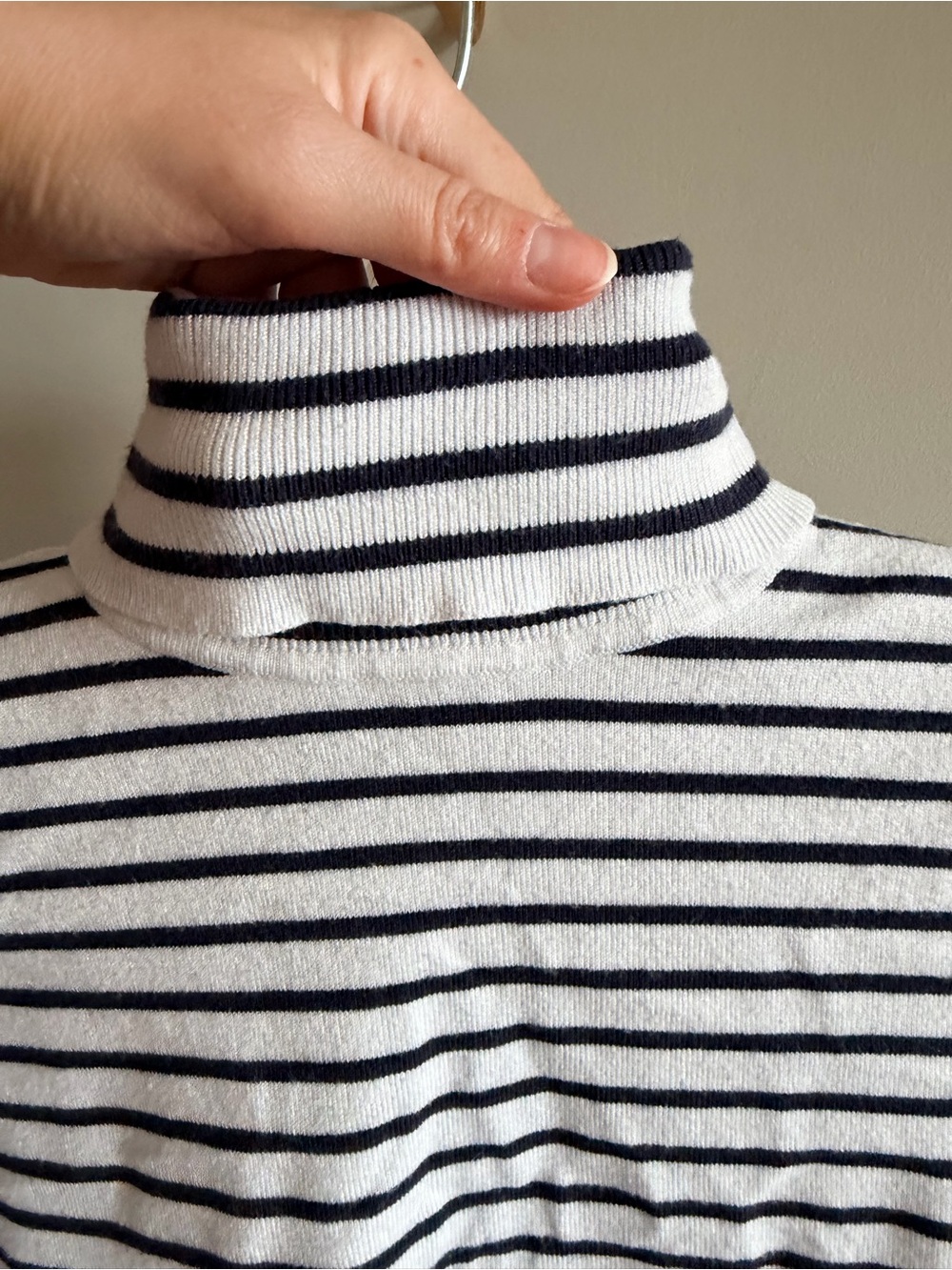 Twik by Simons Striped Cropped Turtleneck Size Small – Black & White Long Sleeve - Picture 5 of 9